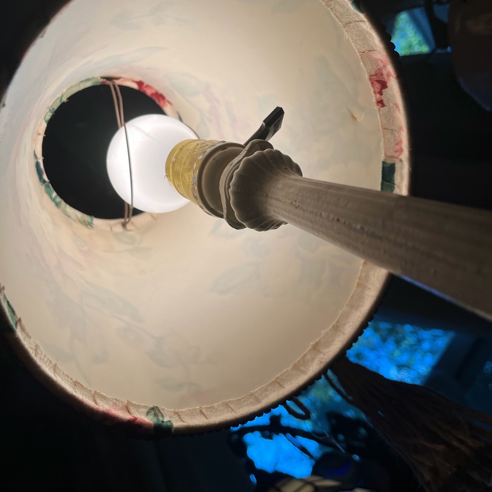 Cast iron Floral Patterned Table Lamp with Cream Base - Picture 3 of 3